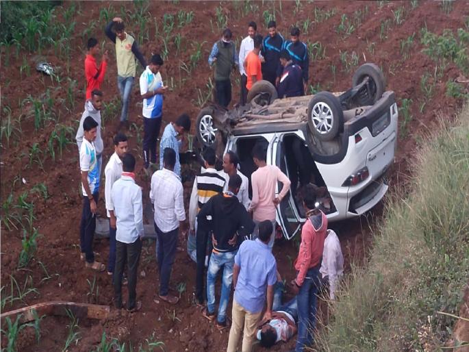 Four persons were injured when a car overturned near Amjai Verwade on Kolhapur-Goa state highway | कोल्हापूर-गोवा राज्यमार्गावर आमजाई व्हरवडे जवळ कार उलटली, चौघे जखमी Four persons were injured when a car overturned near Amjai Verwade on Kolhapur-Goa state highway | कोल्हापूर-गोवा राज्यमार्गावर आमजाई व्हरवडे जवळ कार उलटली, चौघे जखमी