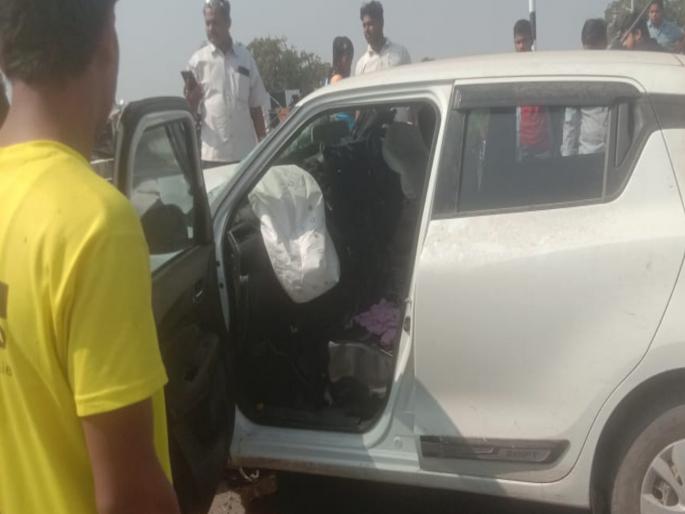 Terrible accident on Sant Tukaram Maharaj Palkhi highway; Two dead | संत तुकाराम महाराज पालखी महामार्गावर भीषण अपघात; दोघांचा मृत्यू Terrible accident on Sant Tukaram Maharaj Palkhi highway; Two dead | संत तुकाराम महाराज पालखी महामार्गावर भीषण अपघात; दोघांचा मृत्यू