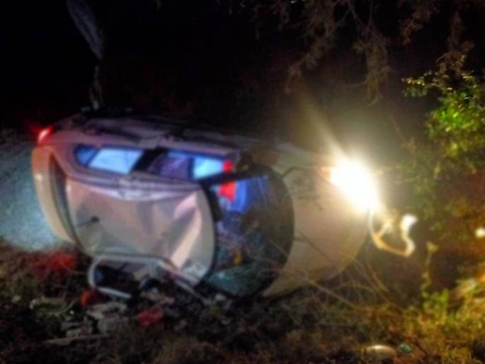 Terrible accident on Amravati-Daryapur highway, car overturned, one killed, three seriously injured | अमरावती -दर्यापूर राज्यमार्गावर भीषण अपघात, कार पलटी, एक ठार, तीन गंभीर जखमी Terrible accident on Amravati-Daryapur highway, car overturned, one killed, three seriously injured | अमरावती -दर्यापूर राज्यमार्गावर भीषण अपघात, कार पलटी, एक ठार, तीन गंभीर जखमी