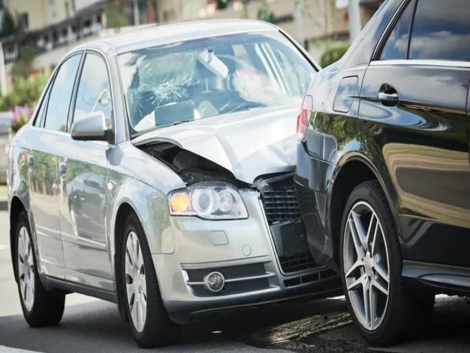 Car accident victims can get cashless treatment | वाहन अपघातग्रस्तांना मिळू शकतील कॅशलेस उपचार; स्वतंत्र यंत्रणा तयार करण्याचा विचार Car accident victims can get cashless treatment | वाहन अपघातग्रस्तांना मिळू शकतील कॅशलेस उपचार; स्वतंत्र यंत्रणा तयार करण्याचा विचार