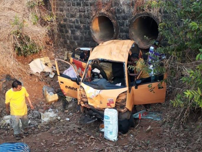 A car found in a burned state; Suspicion of fatalities | जळालेल्या अवस्थेत सापडली कार; घातपाताचा संशय A car found in a burned state; Suspicion of fatalities | जळालेल्या अवस्थेत सापडली कार; घातपाताचा संशय