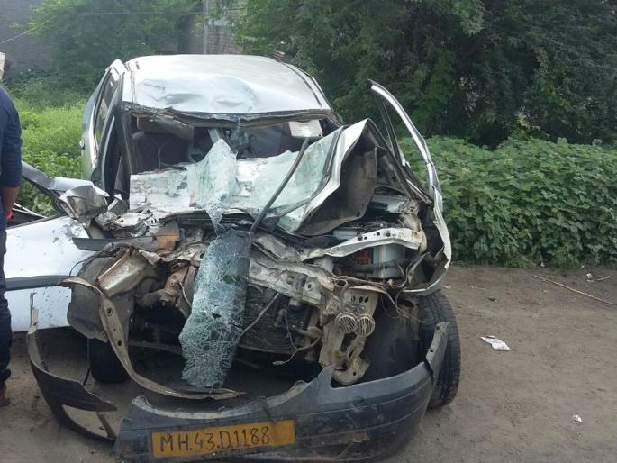 Three jawans killed in Jeep | वºहाडाची जीप उलटून तीन ठार Three jawans killed in Jeep | वºहाडाची जीप उलटून तीन ठार