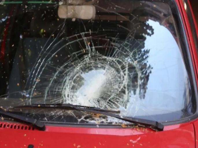 Sarait gang broke 20 vehicles, three drunk accused arrested pune latest crime | Pune Crime: सराईत टोळक्याने २० वाहने फोडली, नशेतील तीन आरोपींना अटक