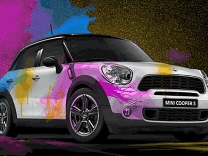 japnees police throw color balls at car | 'या' देशामध्ये पोलिस स्वच्छ गाड्यांवर मुद्दामुन फेकतात रंगांचे बॉल्स, कारण आहे धक्कादायक japnees police throw color balls at car | 'या' देशामध्ये पोलिस स्वच्छ गाड्यांवर मुद्दामुन फेकतात रंगांचे बॉल्स, कारण आहे धक्कादायक