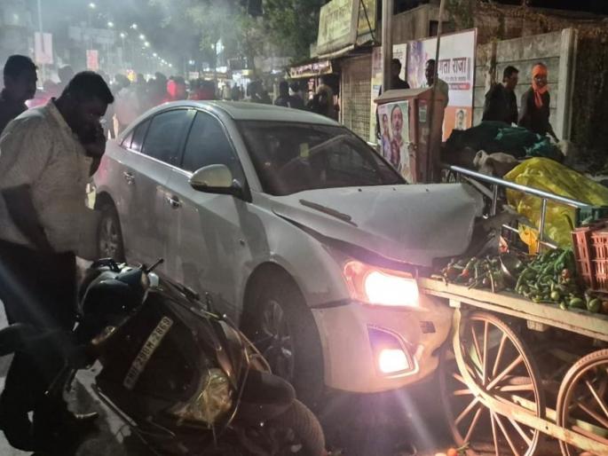 A drunken car driver blew up six vehicles in Yavatmal, injuring three | यवतमाळात मद्यधुंद कार चालकाने सहा वाहनांना उडविले, तीन जण जखमी A drunken car driver blew up six vehicles in Yavatmal, injuring three | यवतमाळात मद्यधुंद कार चालकाने सहा वाहनांना उडविले, तीन जण जखमी