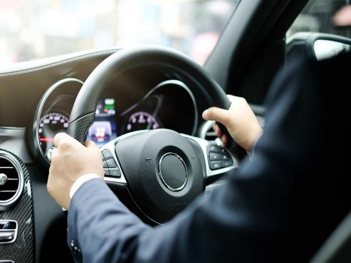 Employed as a driver, Youth sold the car itself; Filed a case in the police station | चालक म्हणून कामाला ठेवलं, पठ्ठ्याने कारच विकून टाकली; पोलीस ठाण्यात गुन्हा दाखल