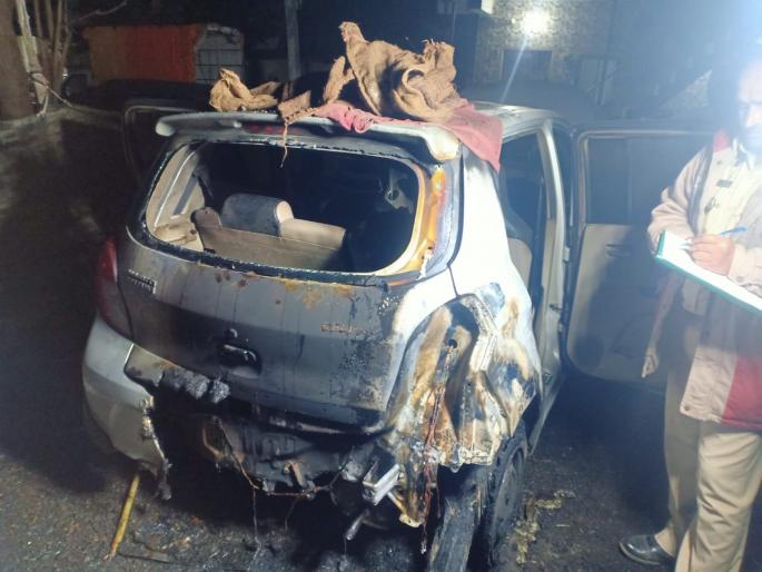 Raigad: In Jaskhar four wheeler burnt, short circuit or accident? A thorough investigation by the police | Raigad: जसखारमध्ये चारचाकी भस्मसात, शॉर्ट सर्किट की घातपात? पोलिसांकडून कसून तपास Raigad: In Jaskhar four wheeler burnt, short circuit or accident? A thorough investigation by the police | Raigad: जसखारमध्ये चारचाकी भस्मसात, शॉर्ट सर्किट की घातपात? पोलिसांकडून कसून तपास