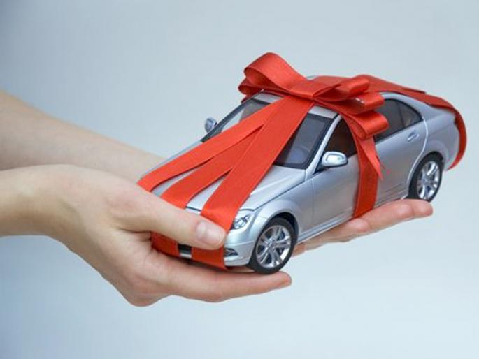 andhra pradesh government distributed cars to brahmin youth | गरीब ब्राह्मणांना सरकार देतंय कार; बघा कुठे आणि का घडतोय हा चमत्कार! andhra pradesh government distributed cars to brahmin youth | गरीब ब्राह्मणांना सरकार देतंय कार; बघा कुठे आणि का घडतोय हा चमत्कार!