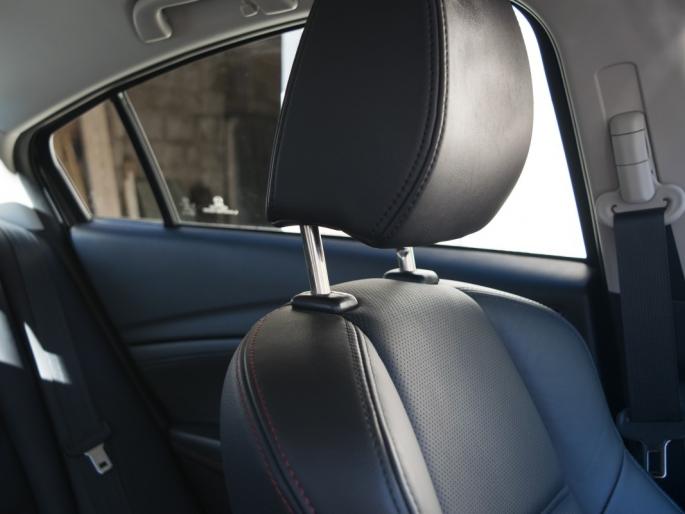The Headrest is the key to protecting your head | तुमच्या डोक्याला सुरक्षित ठेवणारे कारमधील हेडरेस्ट महत्त्वाचेच The Headrest is the key to protecting your head | तुमच्या डोक्याला सुरक्षित ठेवणारे कारमधील हेडरेस्ट महत्त्वाचेच