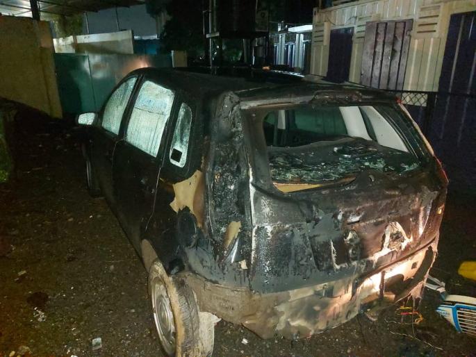 Asphalt Plant Fire Evacuates Two Thousand Residents Many huts vehicles destroyed navi mumbai | डांबर प्लान्टला लागलेल्या आगीमुळे दोन हजार रहिवाशांचे स्थलांतर; अनेक झोपड्या, वाहने खाक Asphalt Plant Fire Evacuates Two Thousand Residents Many huts vehicles destroyed navi mumbai | डांबर प्लान्टला लागलेल्या आगीमुळे दोन हजार रहिवाशांचे स्थलांतर; अनेक झोपड्या, वाहने खाक