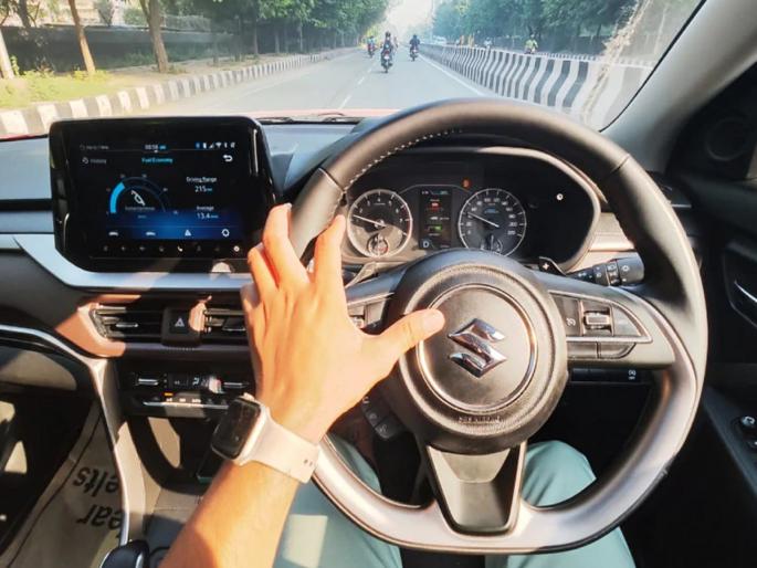 It will work even if you have to pay lakhs of rupees more, but the car must have these three features, otherwise you will have to regret it | लाखभर रुपये जास्त द्यावे लागले तरी चालतील, पण कारमध्ये हे तीन फीचर्स असलेच पाहिजे, अन्यथा करावा लागेल पश्चाताप  It will work even if you have to pay lakhs of rupees more, but the car must have these three features, otherwise you will have to regret it | लाखभर रुपये जास्त द्यावे लागले तरी चालतील, पण कारमध्ये हे तीन फीचर्स असलेच पाहिजे, अन्यथा करावा लागेल पश्चाताप