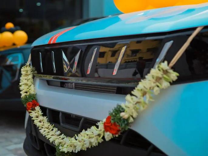Mutual sale of expensive cars; A case has been registered with the Bandra police | महागड्या कारची परस्पर केली विक्री; वांद्रे पोलिसात गुन्हा दाखल Mutual sale of expensive cars; A case has been registered with the Bandra police | महागड्या कारची परस्पर केली विक्री; वांद्रे पोलिसात गुन्हा दाखल