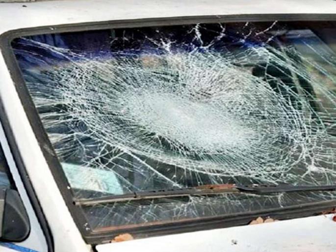 The gang smashed 3 cars on the Dandekar bridge in Pune | पुण्यात दांडेकर पुलावर टोळक्यांनी १५ गाड्या फोडल्या