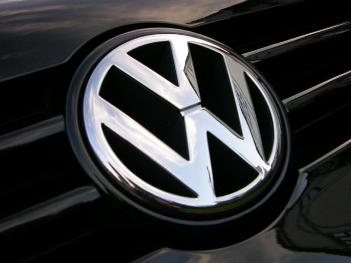 The charming logo that shows this company's car is still unmistakable | कार कोणत्या कंपनीची हे दर्शवणारा आकर्षक लोगो अद्यापही लोकांच्या मनात ठसलेलाच The charming logo that shows this company's car is still unmistakable | कार कोणत्या कंपनीची हे दर्शवणारा आकर्षक लोगो अद्यापही लोकांच्या मनात ठसलेलाच