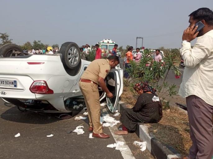 Pet dog overturns car, kills owner in surprise attack | पाळीव कुत्र्याने अचानक केलेल्या हल्ल्यात गाडी उलटून मालक ठार Pet dog overturns car, kills owner in surprise attack | पाळीव कुत्र्याने अचानक केलेल्या हल्ल्यात गाडी उलटून मालक ठार