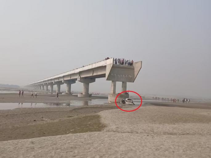 car went over the incomplete bridge collapse and three died in UP | गुगल मॅपने केला घात; अपूर्ण पुलावर कार गेली, खाली कोसळून तिघांचा दुर्दैवी मृत्यू