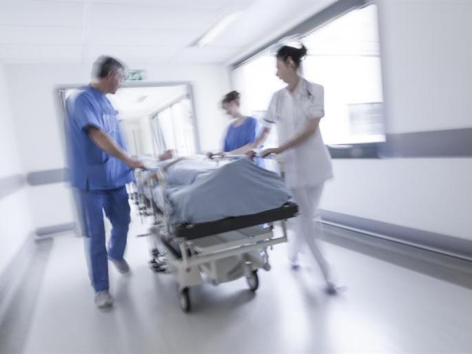 Crime at the hospital that gave the body before the report | अहवालाआधी मृतदेह देणाऱ्या रुग्णालयावर गुन्हा Crime at the hospital that gave the body before the report | अहवालाआधी मृतदेह देणाऱ्या रुग्णालयावर गुन्हा