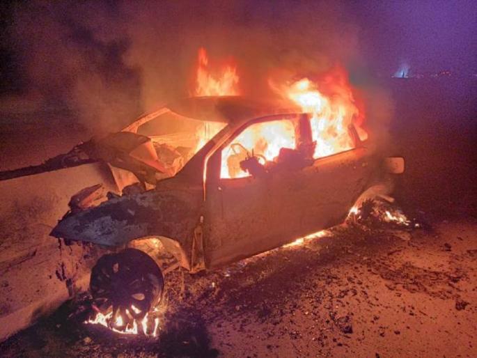 Terrible Car Accident | Car accident on Purvanchal Express Way, car caught fire, 4 people burnt alive | Car Accident: भीषण अपघात! पूर्वांचल एक्स्प्रेस वेवर कारला आग, 4 जण जिवंत जळाले Terrible Car Accident | Car accident on Purvanchal Express Way, car caught fire, 4 people burnt alive | Car Accident: भीषण अपघात! पूर्वांचल एक्स्प्रेस वेवर कारला आग, 4 जण जिवंत जळाले