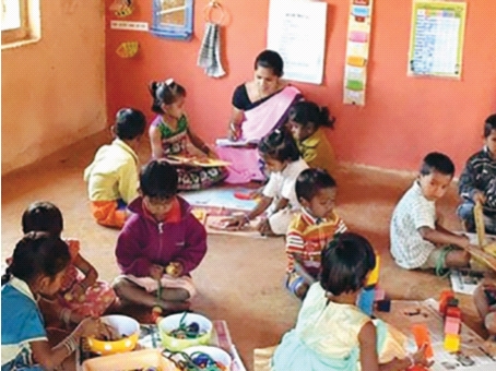 One girl to five thousand Anganwadi workers | पाच हजार अंगणवाडी सेविकांना एक काेटी One girl to five thousand Anganwadi workers | पाच हजार अंगणवाडी सेविकांना एक काेटी