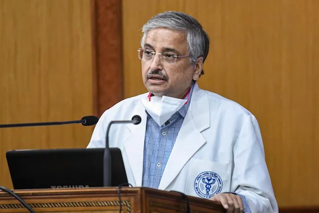 Strict lockdown is required in areas with 10% positivity rate | १० टक्के पॉझिटिव्हिटी दर असलेल्या भागांत कडकडीत लॉकडाऊनची गरज Strict lockdown is required in areas with 10% positivity rate | १० टक्के पॉझिटिव्हिटी दर असलेल्या भागांत कडकडीत लॉकडाऊनची गरज