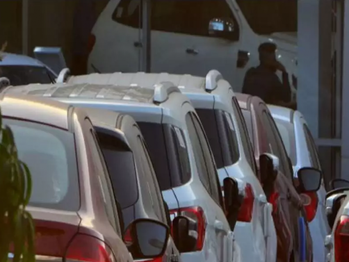 The moratorium on vehicle leasing of defaulters was lifted | थकबाकीदारांच्या वाहन लिलावरील स्थगिती उठली The moratorium on vehicle leasing of defaulters was lifted | थकबाकीदारांच्या वाहन लिलावरील स्थगिती उठली