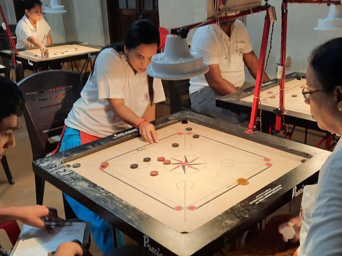 Carrom: Prashant More, Anil Chorge, Avishar Mohite and Sejal Lokhande won matches | कॅरम : प्रशांत मोरे, अनिल चोरगे, आविष्कार मोहिते व सेजल लोखंडे यांची आगेकूच Carrom: Prashant More, Anil Chorge, Avishar Mohite and Sejal Lokhande won matches | कॅरम : प्रशांत मोरे, अनिल चोरगे, आविष्कार मोहिते व सेजल लोखंडे यांची आगेकूच