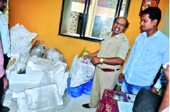 One tonne plastic deposits in the day: Kolhapur Municipal Compilation Centers | दिवसात एक टन प्लास्टिक जमा : कोल्हापूर महापालिका संकलन केंद्रे One tonne plastic deposits in the day: Kolhapur Municipal Compilation Centers | दिवसात एक टन प्लास्टिक जमा : कोल्हापूर महापालिका संकलन केंद्रे