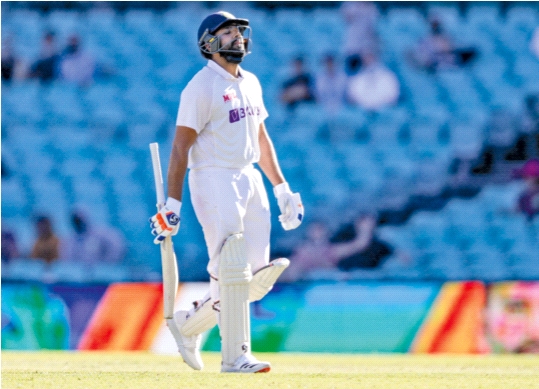 Hosts dominate, but color remains | यजमानांचे वर्चस्व, पण रंगत कायम