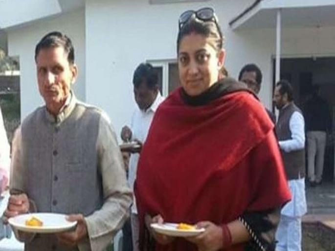 3 arrest in Surendra Singh Murder Case in Amethi | स्मृती इराणींच्या निकटवर्तीयाच्या हत्येप्रकरणी तिघांना अटक, दोन फरार 3 arrest in Surendra Singh Murder Case in Amethi | स्मृती इराणींच्या निकटवर्तीयाच्या हत्येप्रकरणी तिघांना अटक, दोन फरार