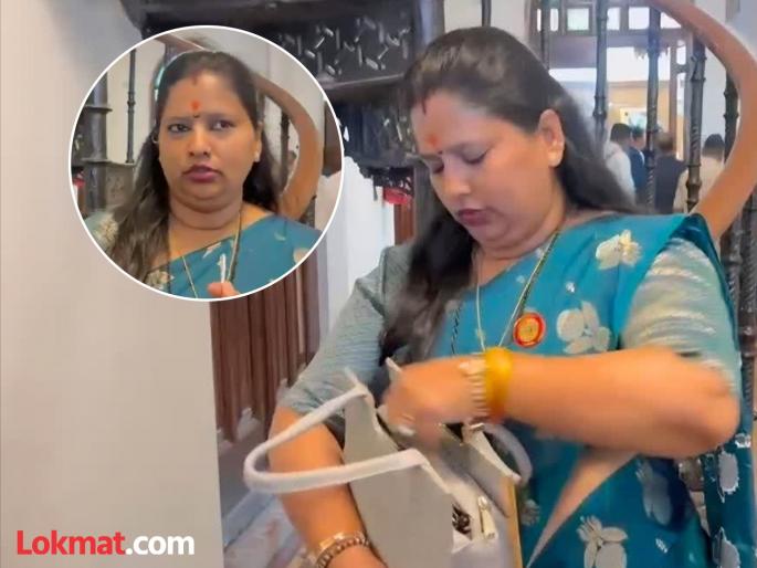 Cash Stolen from UBT Corporator Purse Inside BMC Standing Committee Hall | मुंबई महापालिकेची तिजोरीच असुरक्षित! स्थायी समिती सभागृहात नगरसेविकेच्या पर्समधून २० हजार लंपास Cash Stolen from UBT Corporator Purse Inside BMC Standing Committee Hall | मुंबई महापालिकेची तिजोरीच असुरक्षित! स्थायी समिती सभागृहात नगरसेविकेच्या पर्समधून २० हजार लंपास