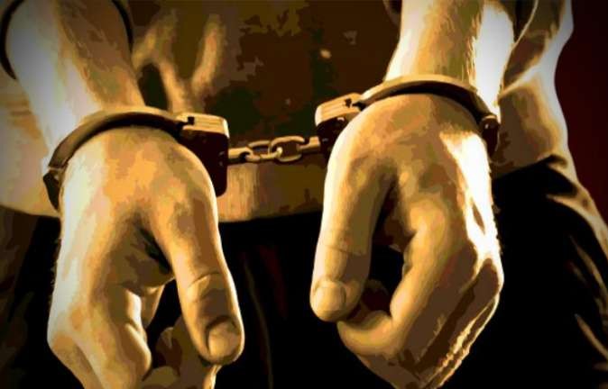 Crime for breaking the nose of a corporator, a dispute over a minor reason in mira raod mumbai | नगरसेवकाचे नाक फोडल्याप्रकरणी गुन्हा, किरकोळ कारणावरुन वाद