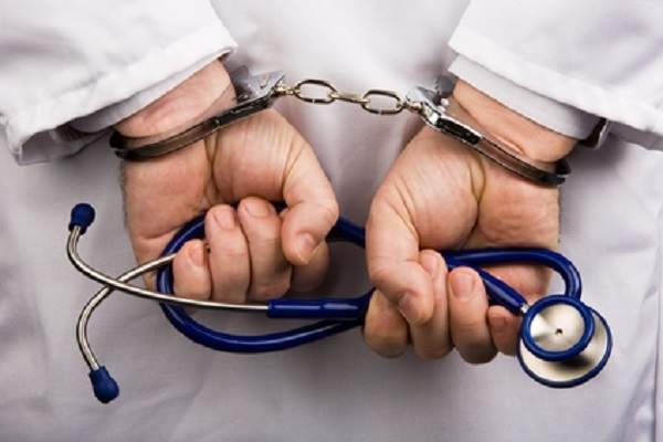 Five victims of wrong treatment, bogus doctor's deed | चुकीच्या उपचारांतून पाच जणांचा बळी, बोगस डॉक्टरचा कारनामा