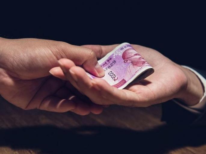 In ACB action mode, raids on two corrupt officers on the same day in nagpur | ACB अॅक्शन मोडमध्ये, एकाच दिवशी दोन लाचखोर कर्मचाऱ्यांवर धाड टाकून अटक In ACB action mode, raids on two corrupt officers on the same day in nagpur | ACB अॅक्शन मोडमध्ये, एकाच दिवशी दोन लाचखोर कर्मचाऱ्यांवर धाड टाकून अटक