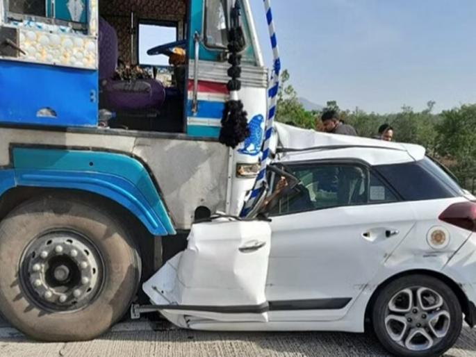 Terrible collision between truck and car; The entire family including the police sub-inspector died in korba district | ट्रक अन् कारची भीषण धडक; पोलीस उपनिरीक्षकासह संपूर्ण कुटुंब मृत्युमुखी Terrible collision between truck and car; The entire family including the police sub-inspector died in korba district | ट्रक अन् कारची भीषण धडक; पोलीस उपनिरीक्षकासह संपूर्ण कुटुंब मृत्युमुखी