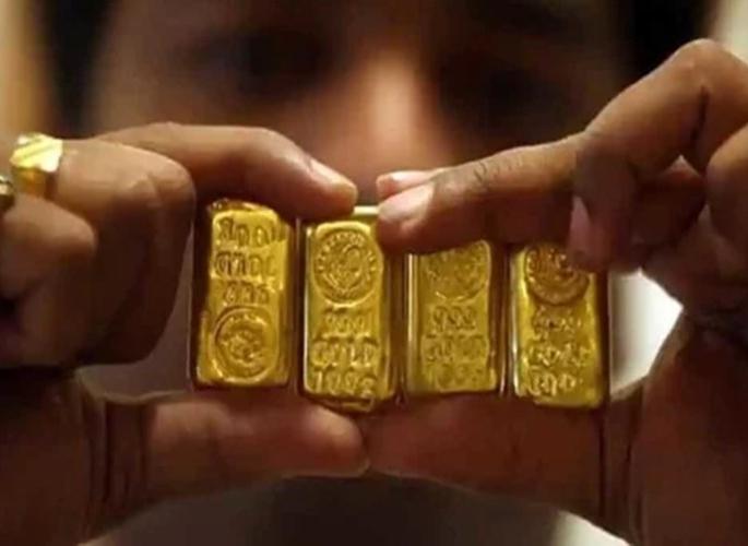 Fraud in the name of giving cheap gold | सोन्याचा गंडा... स्वस्तात सोने देण्याच्या नावाखाली फसवणूक Fraud in the name of giving cheap gold | सोन्याचा गंडा... स्वस्तात सोने देण्याच्या नावाखाली फसवणूक