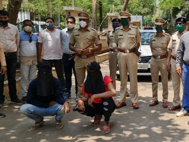 Curfew foiled cab driver's robbery attempt, arrests two | संचारबंदीमुळे कॅब चालकाच्या लूटीचा प्रयत्न फसला, दोघांना अटक Curfew foiled cab driver's robbery attempt, arrests two | संचारबंदीमुळे कॅब चालकाच्या लूटीचा प्रयत्न फसला, दोघांना अटक