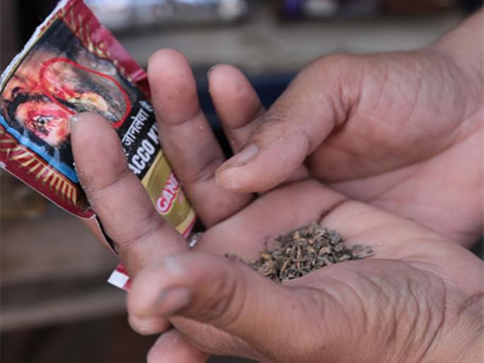 Gutkha seized from national highway, 22-year-old youth arrested in akola | अकोल्यात राष्ट्रीय महामार्गावरुन गुटखा जप्त, २२ वर्षीय युवकाला अटक Gutkha seized from national highway, 22-year-old youth arrested in akola | अकोल्यात राष्ट्रीय महामार्गावरुन गुटखा जप्त, २२ वर्षीय युवकाला अटक