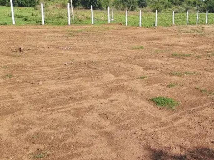 A teacher was stabbed with a knife for demanding money from a plot transaction | प्लॉटच्या व्यवहारातील पैसे मागितल्याने शिक्षकावर कोयत्याने वार A teacher was stabbed with a knife for demanding money from a plot transaction | प्लॉटच्या व्यवहारातील पैसे मागितल्याने शिक्षकावर कोयत्याने वार