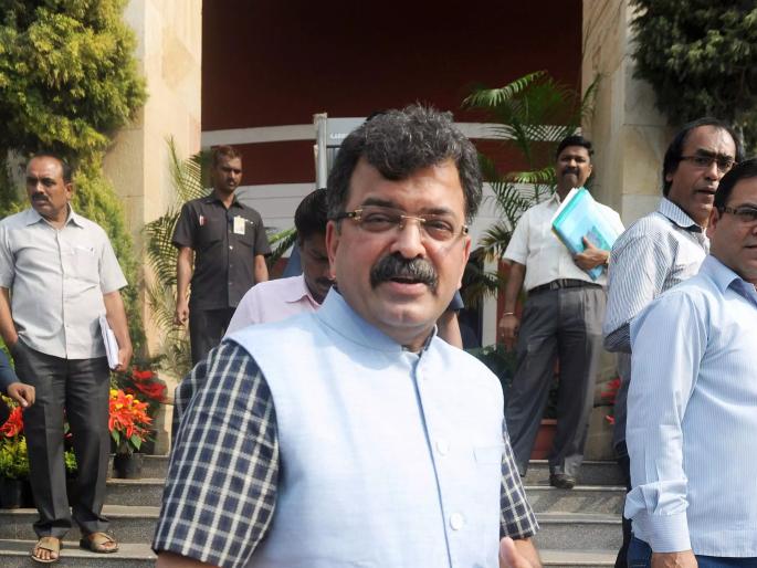 Jitendra Awha demands that students and women take leave during menstruation | मासिक पाळीदरम्यान विद्यार्थीनी, महिलांना सुट्टी द्या, जितेंद्र आव्हाडांची मागणी Jitendra Awha demands that students and women take leave during menstruation | मासिक पाळीदरम्यान विद्यार्थीनी, महिलांना सुट्टी द्या, जितेंद्र आव्हाडांची मागणी