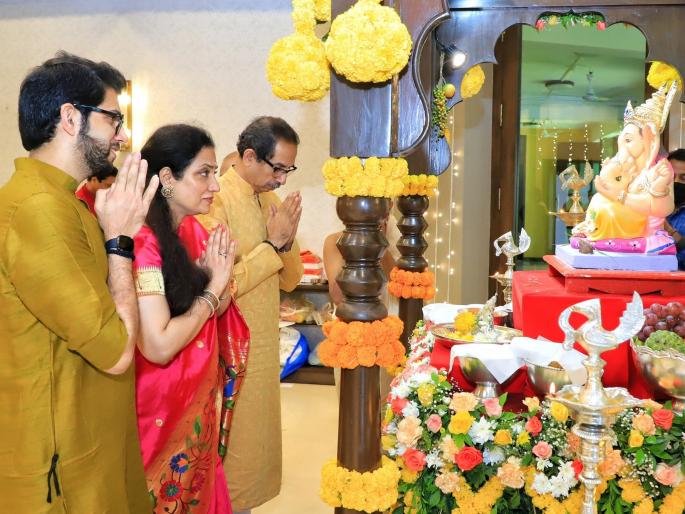 May all that is evil be destroyed, let the Chief Minister be the Ganarayana | जे-जे अमंगल आहे ते नष्ट होवो, मुख्यमंत्र्यांचं गणरायाला साकडं May all that is evil be destroyed, let the Chief Minister be the Ganarayana | जे-जे अमंगल आहे ते नष्ट होवो, मुख्यमंत्र्यांचं गणरायाला साकडं