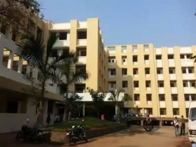 Ward officer fined Rs 10,000 for not providing information on unauthorized constructions for 3 years | अनधिकृत बांधकामांची ३ वर्ष माहिती न देणाऱ्या प्रभाग अधिकाऱ्यास १० हजारांचा दंड  Ward officer fined Rs 10,000 for not providing information on unauthorized constructions for 3 years | अनधिकृत बांधकामांची ३ वर्ष माहिती न देणाऱ्या प्रभाग अधिकाऱ्यास १० हजारांचा दंड