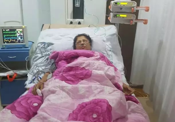 Former MLA Jyoti Kalani, Aryan Lady of Ulhasnagar, died of a heart attack | उल्हासनगरच्या आयर्न लेडी माजी आमदार ज्योती कलानी यांचे हृदयविकाराच्या झटक्याने निधन Former MLA Jyoti Kalani, Aryan Lady of Ulhasnagar, died of a heart attack | उल्हासनगरच्या आयर्न लेडी माजी आमदार ज्योती कलानी यांचे हृदयविकाराच्या झटक्याने निधन