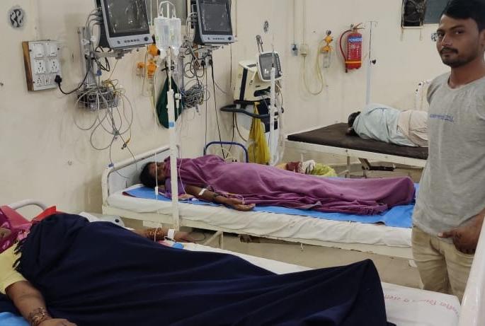 32 people feel nausea and vomiting after consuming milk powder; Including 20 children beed | दुधाची खरवस खाल्ल्याने ३२ जणांना मळमळ, उलटी; २० बालकांचा समावेश