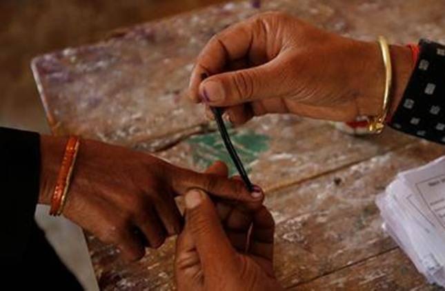 Election : ... so only the names of 1 lakh 67 thousand voters were removed from the list in kdmc list | Election : ... म्हणून 1 लाख 67 हजार मतदारांची नावेच यादीतून वगळली Election : ... so only the names of 1 lakh 67 thousand voters were removed from the list in kdmc list | Election : ... म्हणून 1 लाख 67 हजार मतदारांची नावेच यादीतून वगळली