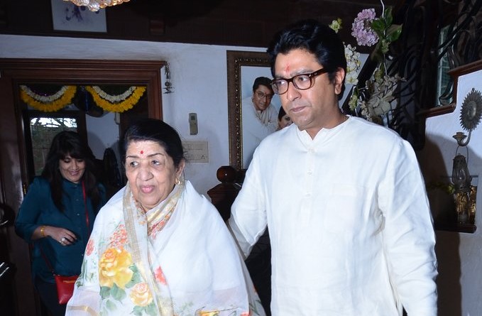 Lata Mangeshkar : Saying 'Indian singer-songwriter', best wishes to Raj Thackeray's Lata Mangeshkar | Lata Mangeshkar : 'भारतीय गानकोकिळा' म्हणत राज ठाकरेंच्या लतादीदींना हटके शुभेच्छा Lata Mangeshkar : Saying 'Indian singer-songwriter', best wishes to Raj Thackeray's Lata Mangeshkar | Lata Mangeshkar : 'भारतीय गानकोकिळा' म्हणत राज ठाकरेंच्या लतादीदींना हटके शुभेच्छा