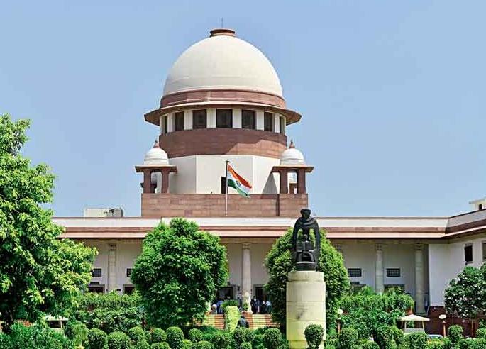 Examine all possibilities for admission of that student, supreme court | त्या विद्यार्थ्याच्या प्रवेशाच्या सर्व शक्यता पडताळून पाहा Examine all possibilities for admission of that student, supreme court | त्या विद्यार्थ्याच्या प्रवेशाच्या सर्व शक्यता पडताळून पाहा