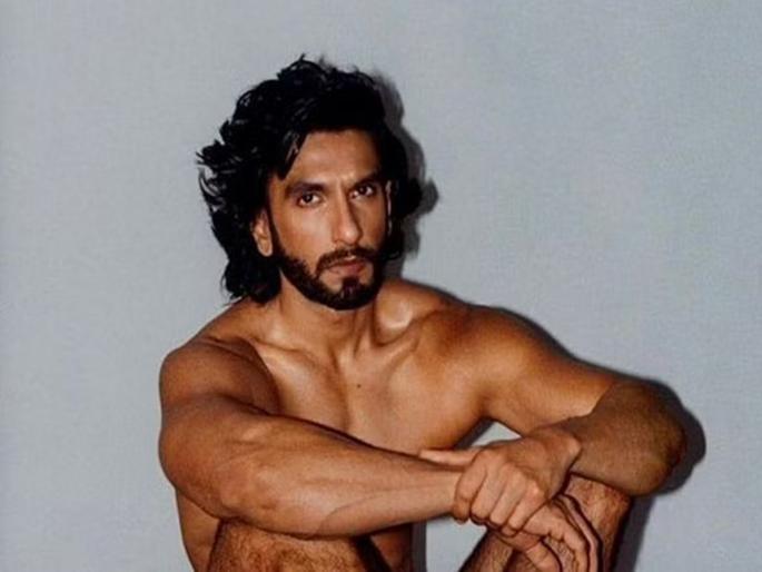 Ranveer's look; Netkari Susat, ridiculed on social media | रणवीरचा लूक; नेटकरी सुसाट, सोशल मीडियावर उडाली खिल्ली Ranveer's look; Netkari Susat, ridiculed on social media | रणवीरचा लूक; नेटकरी सुसाट, सोशल मीडियावर उडाली खिल्ली
