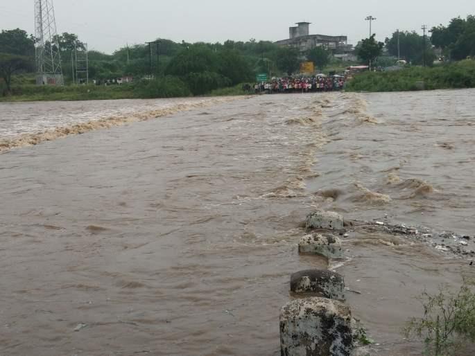 First flood in Kang river, loss of crops on 250 hectares | कांग नदीला आला पहिल्यांदा पूर, अडीचशे हेक्टरवरील पिकांचे नुकसान First flood in Kang river, loss of crops on 250 hectares | कांग नदीला आला पहिल्यांदा पूर, अडीचशे हेक्टरवरील पिकांचे नुकसान