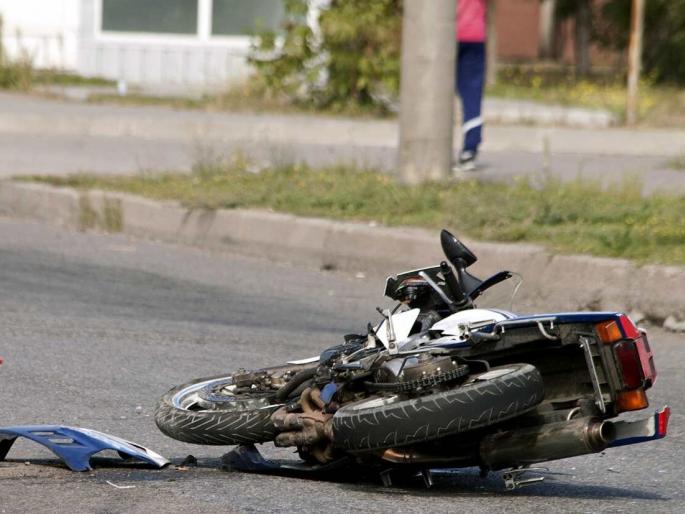 Bhardhaw truck crushes two-wheeler driver arrested in nandura in buldhana | भरधाव ट्रकने दुचाकीस्वारास चिरडले, ट्रकचालकास अटक