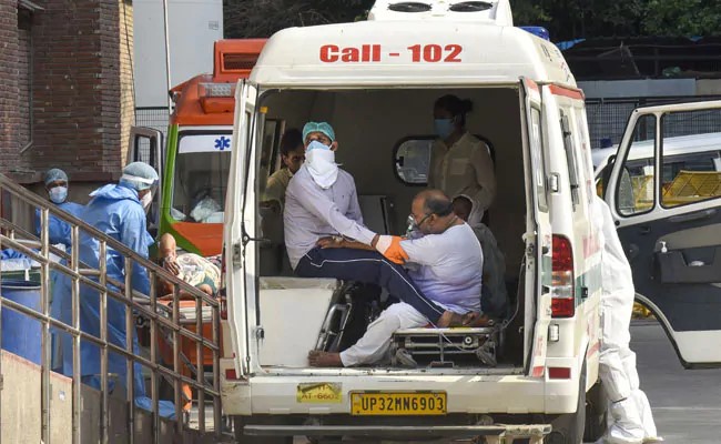 Alarming rise in death toll in Thane district; An increase of 5441 patients with 52 deaths | ठाणे जिल्ह्यातील मृतांच्या संख्येत चिंताजनक वाढ; ५२ मृतांसह ५,४४१ रूग्ण वाढले Alarming rise in death toll in Thane district; An increase of 5441 patients with 52 deaths | ठाणे जिल्ह्यातील मृतांच्या संख्येत चिंताजनक वाढ; ५२ मृतांसह ५,४४१ रूग्ण वाढले